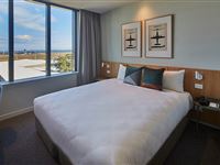 Studio King Airport View - Mantra Hotel at Sydney Airport